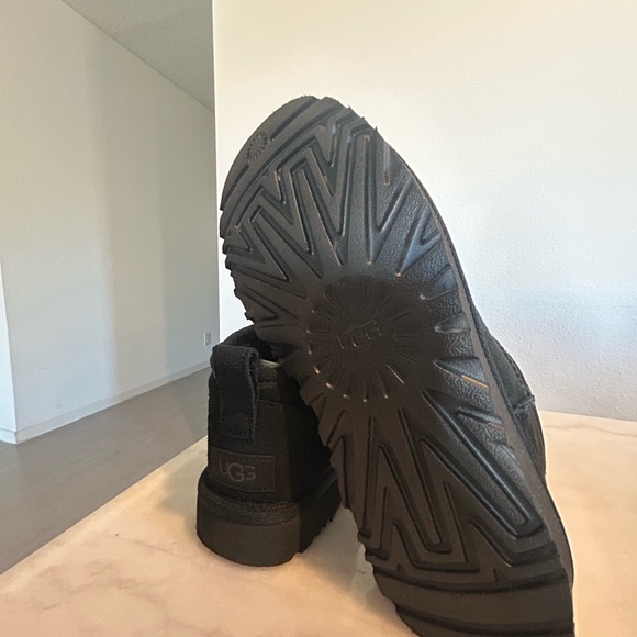 UGG Classic ultra mini boots - Picture 3 of 4